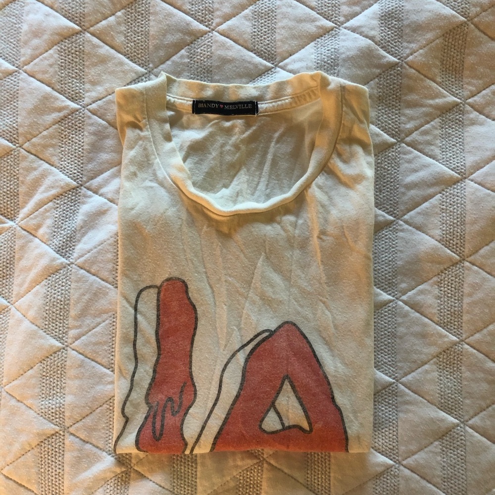 Sleeveless shirt